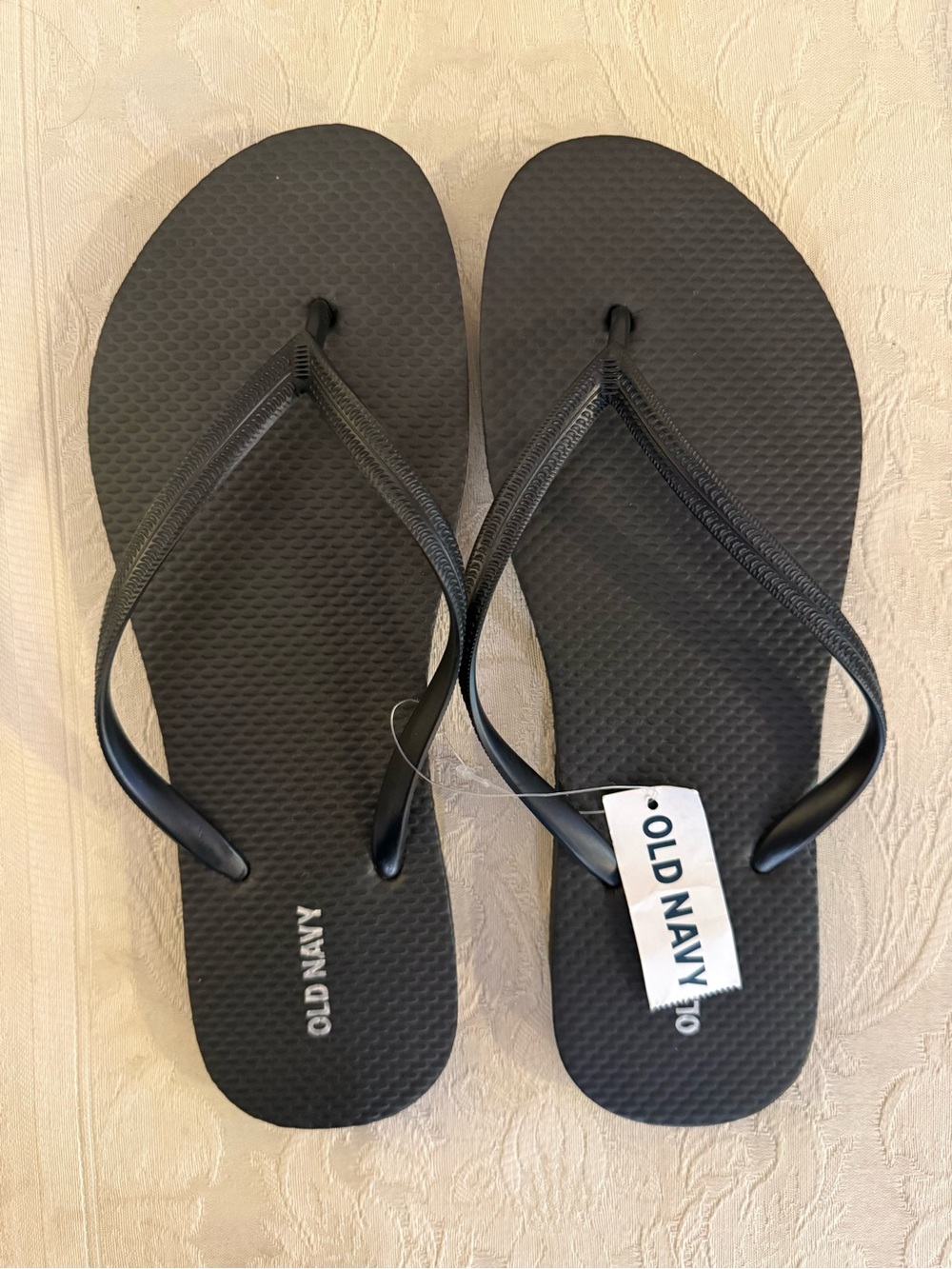 Old Navy Black Slim Strap Flip Flops